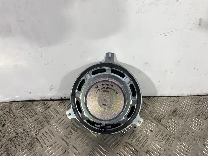 Jeep Grand Cherokee (2010 - 2021) 05064551AB Динамики задних дверей — фото 2