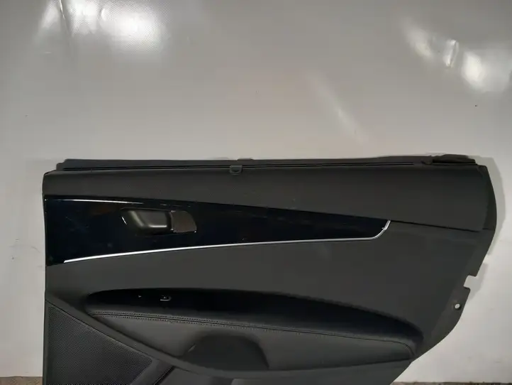 Kia Sorento (2017 - 2020) Обшивка задней двери — фото 2