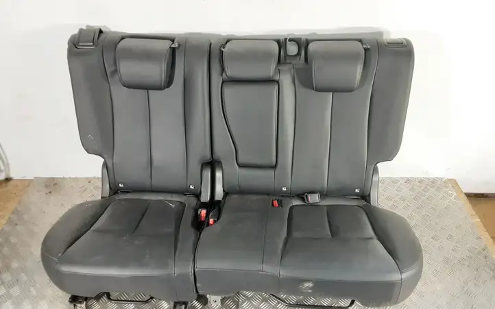 Mitsubishi Eclipse Cross (2018 - ) Второй ряд сидений — фото 1