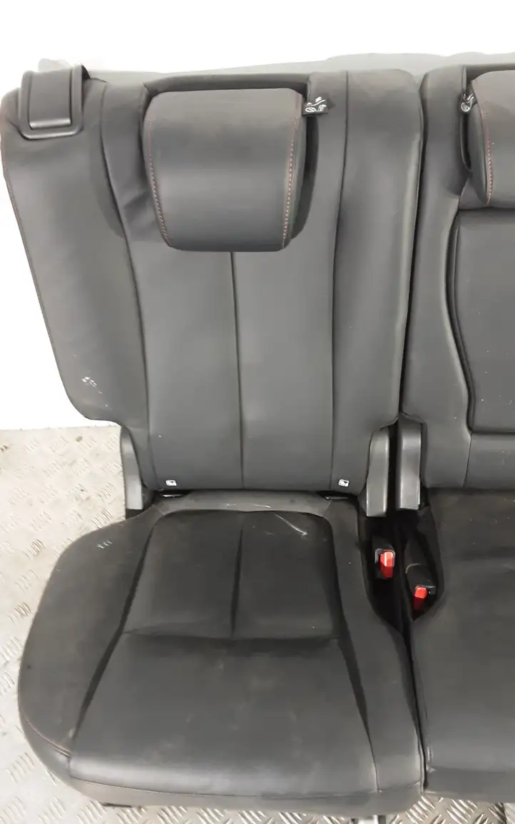 Mitsubishi Eclipse Cross (2018 - ) Второй ряд сидений — фото 2