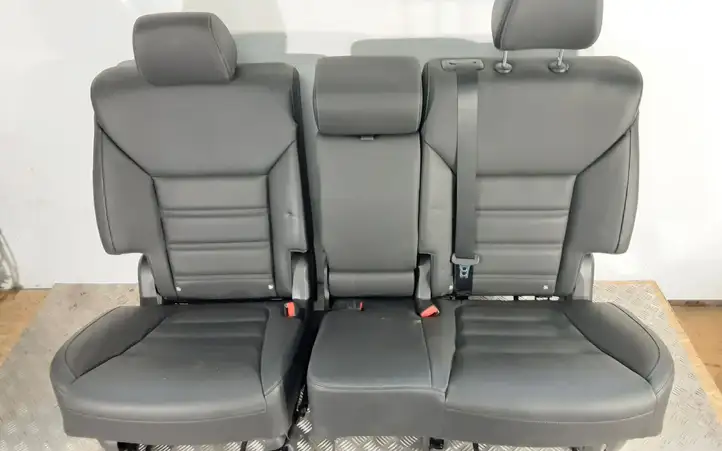 Kia Sorento (2017 - 2020) Второй ряд сидений — фото 1