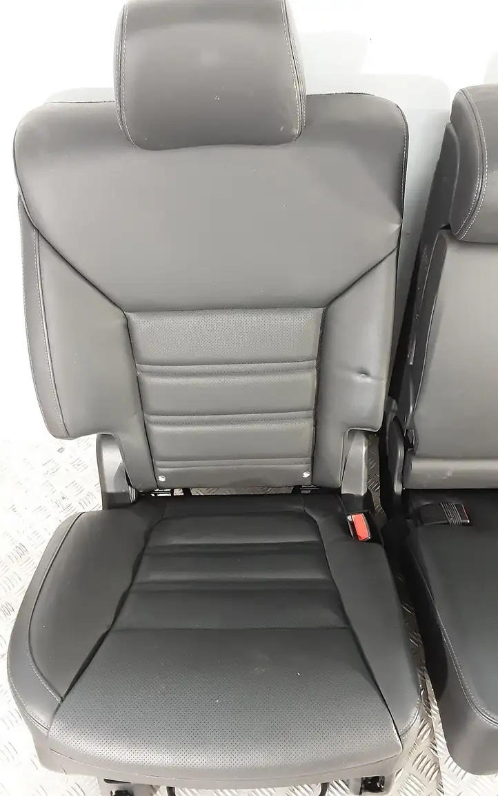 Kia Sorento (2017 - 2020) Второй ряд сидений — фото 2