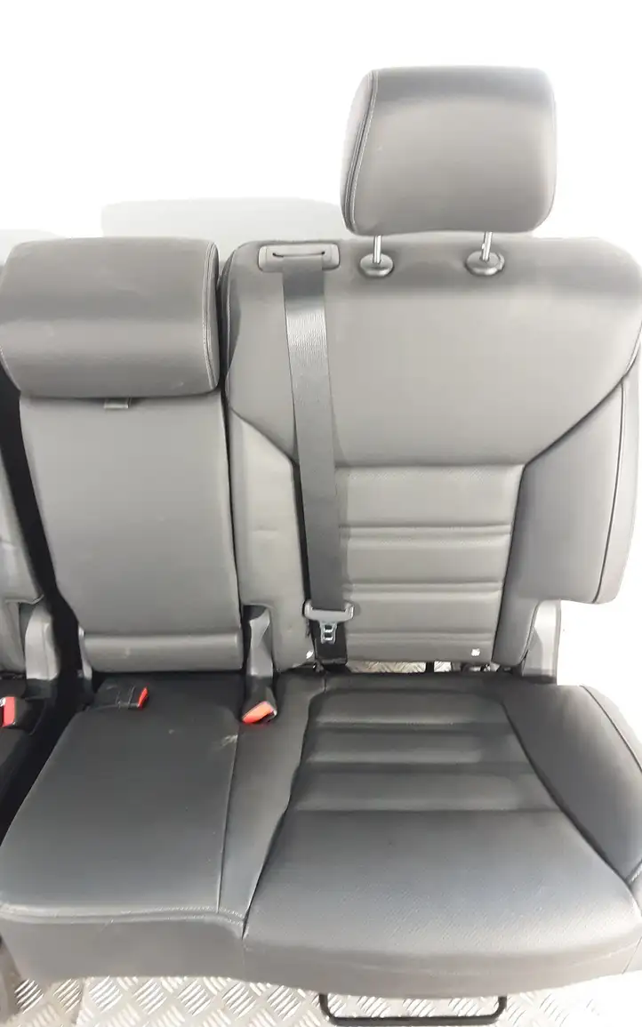 Kia Sorento (2017 - 2020) Второй ряд сидений — фото 3