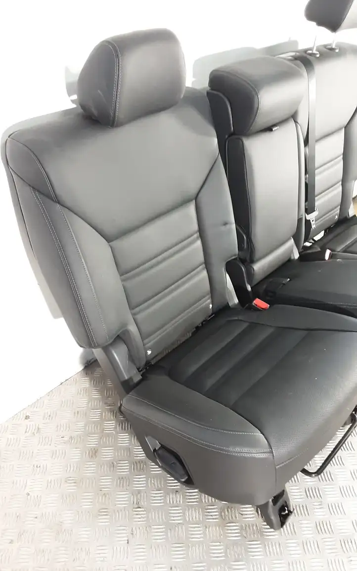 Kia Sorento (2017 - 2020) Второй ряд сидений — фото 5