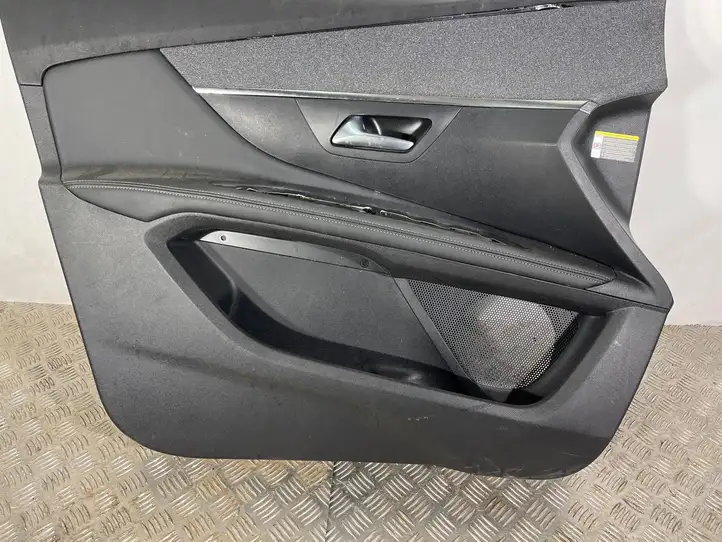 Peugeot 5008 II (2020 - ) Обшивка передней двери — фото 2