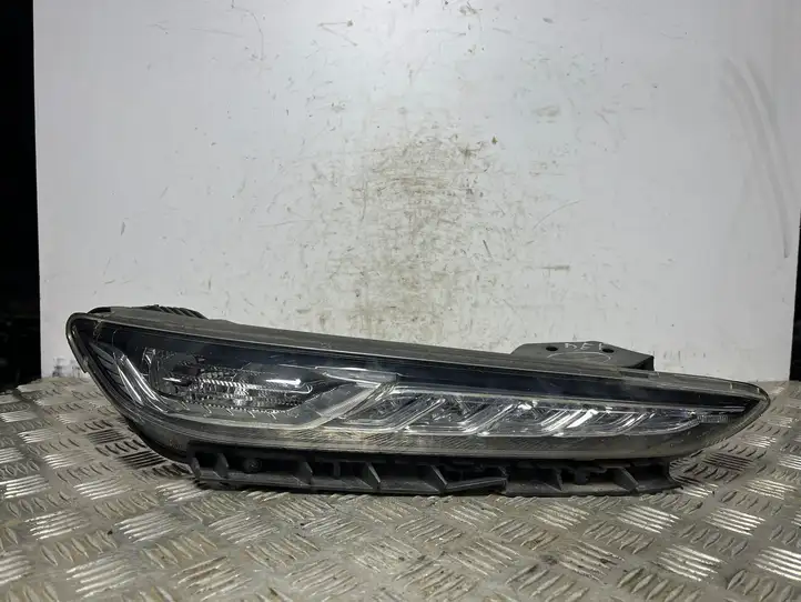 Hyundai Kona I (2017 - 2022) 180421B Передняя фара — фото 1
