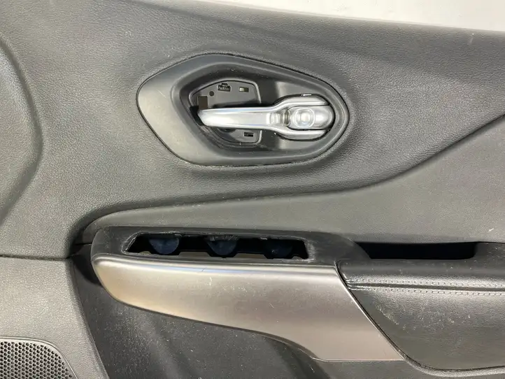 Jeep Grand Cherokee WL (2017 - 2022) 3678587 Обшивка передней двери — фото 4