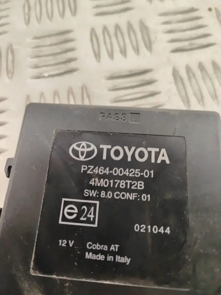 Toyota Corolla Verso AR10 (2004 - 2009) 4M0178T2B Блок управления парктрониками — фото 6