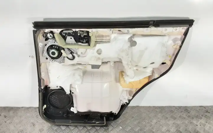 Lexus LX 570 (2012 - 2015) Обшивка задней двери — фото 2