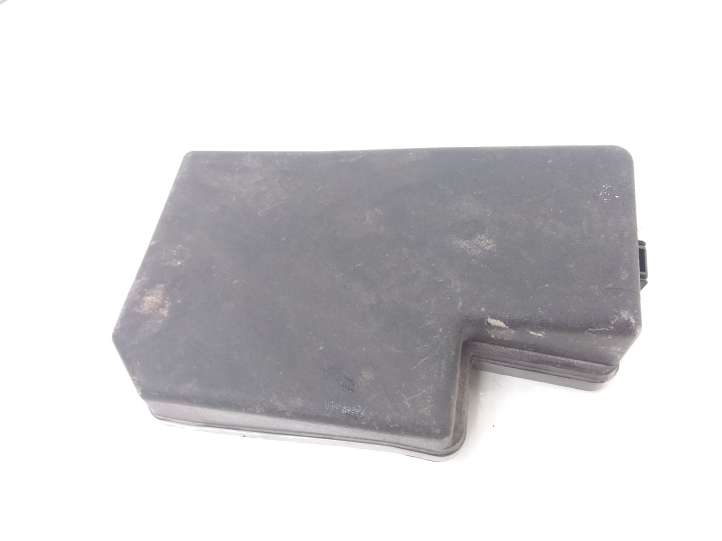 Toyota RAV 4 (XA30) (2006 - 2016)  8266242270 Крышка ящика предохранителей