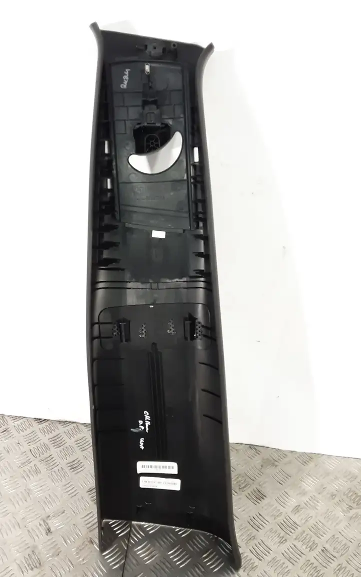 Jeep Cherokee (2013 - 2017) 1UC98TRMA Верхняя обшивка стойки B — фото 2