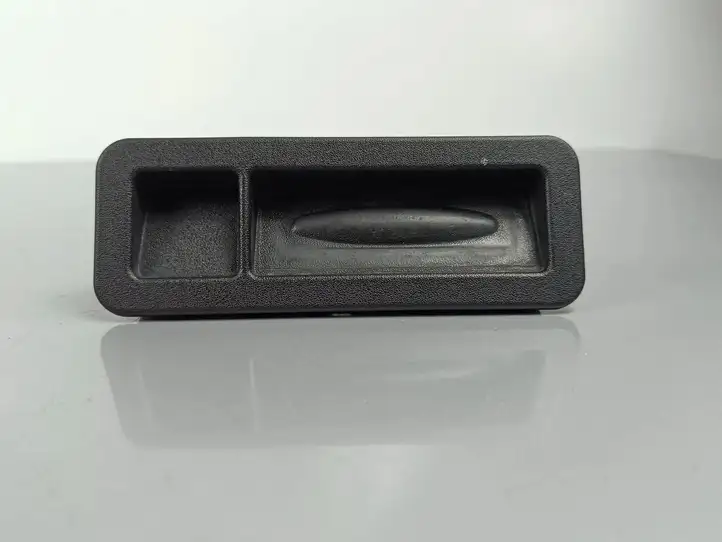 Jeep Cherokee (2013 - 2017) 94106383002 Кнопка закрытия крышки багажника — фото 1