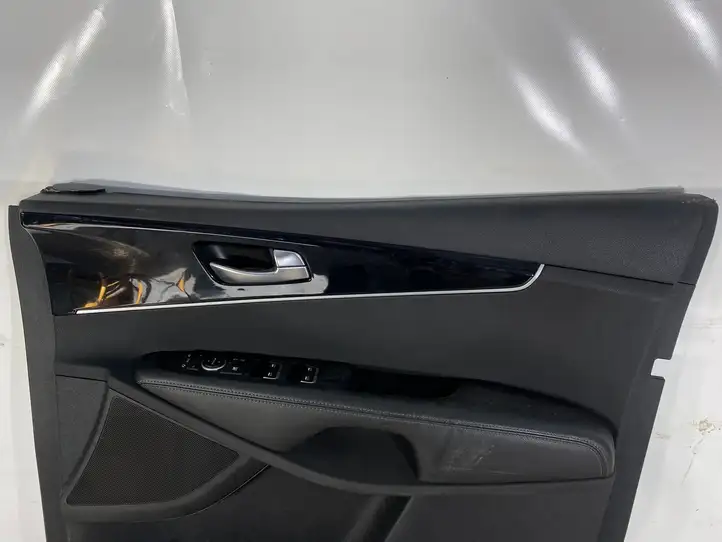 Kia Sorento (2014 - 2017) Обшивка передней двери — фото 3