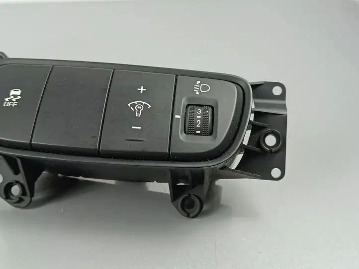 Kia Sorento (2014 - 2017) 93700C5860WK Включатель регулировки высоты фонарей — фото 2