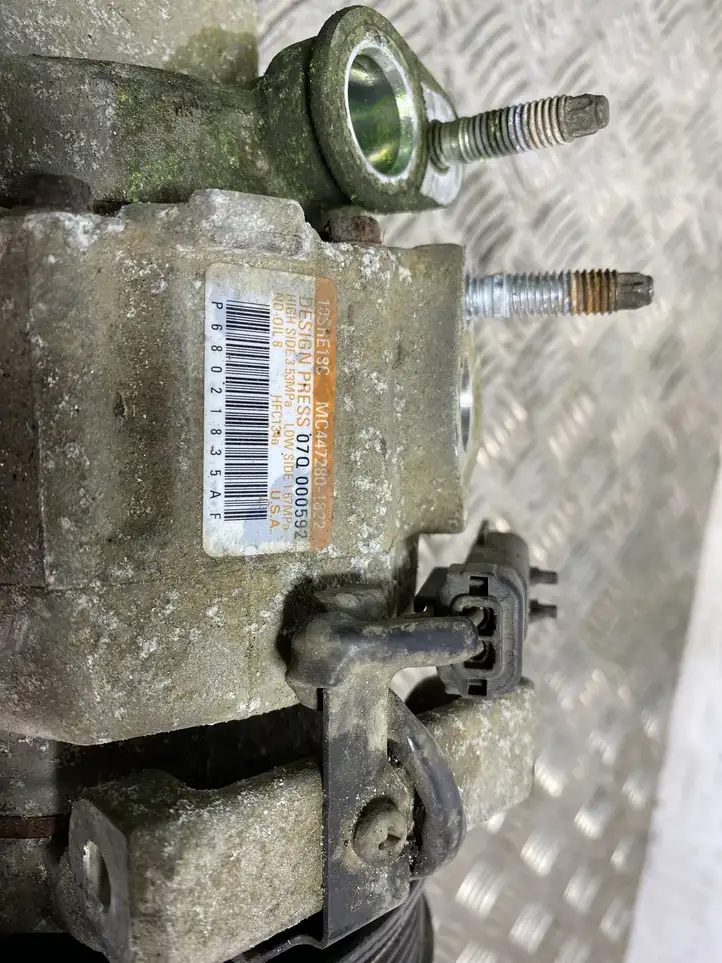 Jeep Grand Cherokee (2010 - 2021) P68021835AF Компрессор (насос) кондиционера воздуха — фото 4