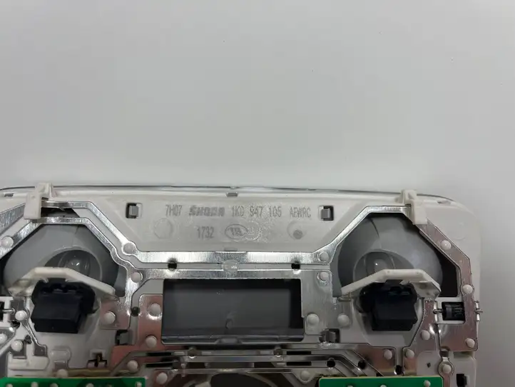 Seat Ateca (2016 - ) 1K0947133H Передняя подсветка — фото 2