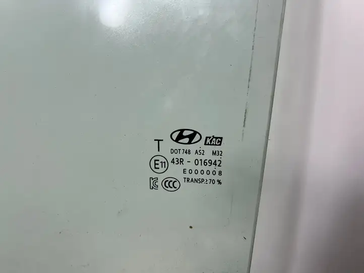 Hyundai Kona I (2017 - 2022) Стекло задней двери — фото 2