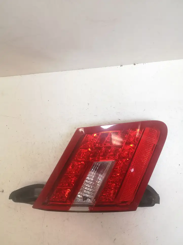 Mercedes-Benz E C207 W207 (2009 - 2017) 2078200364 Задний фонарь в крышке багажника — фото 5