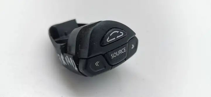 Nissan X-Trail T30 (2001 - 2007) 25552 Кнопки на рулевом колесе — фото 1