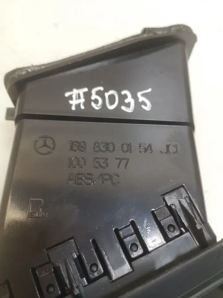Mercedes-Benz A W169 (2004 - 2012) A1698300154 Боковой воздушный дефлектор — фото 5