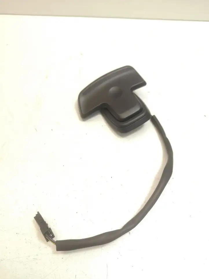 Mercedes-Benz C W204 (2007 - 2014) A2048703258 Кнопки на рулевом колесе — фото 2