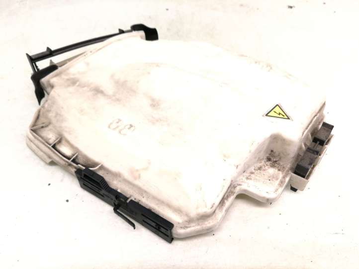 BMW 3 E90 E91 (2005 - 2012)  7544575 Крышка ящика предохранителей