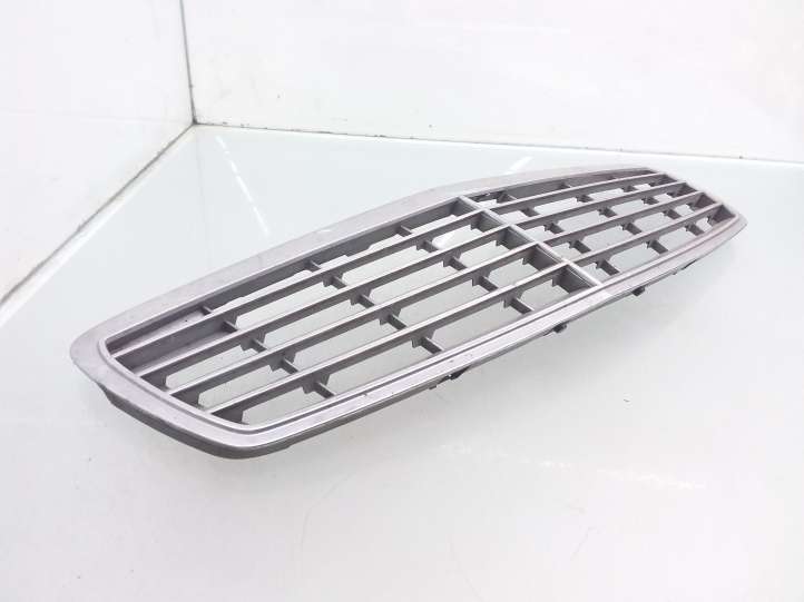 Mercedes-Benz E W211 (2002 - 2009)  A2118800383 Передняя решётка