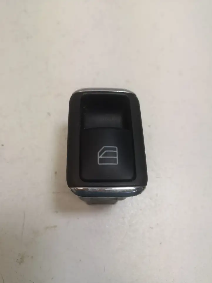 Mercedes-Benz C W204 (2007 - 2014) A2048700451 Блок кнопок стеклоподъемников — фото 1