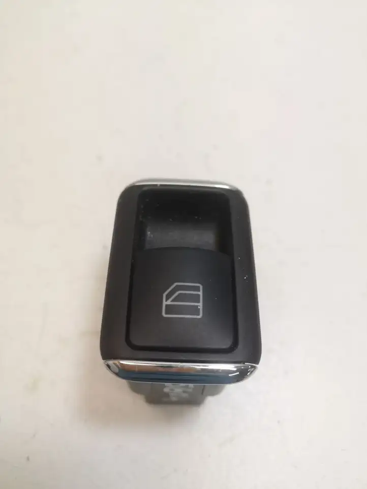 Mercedes-Benz C W204 (2007 - 2014) A2048707358 Блок кнопок стеклоподъемников — фото 1