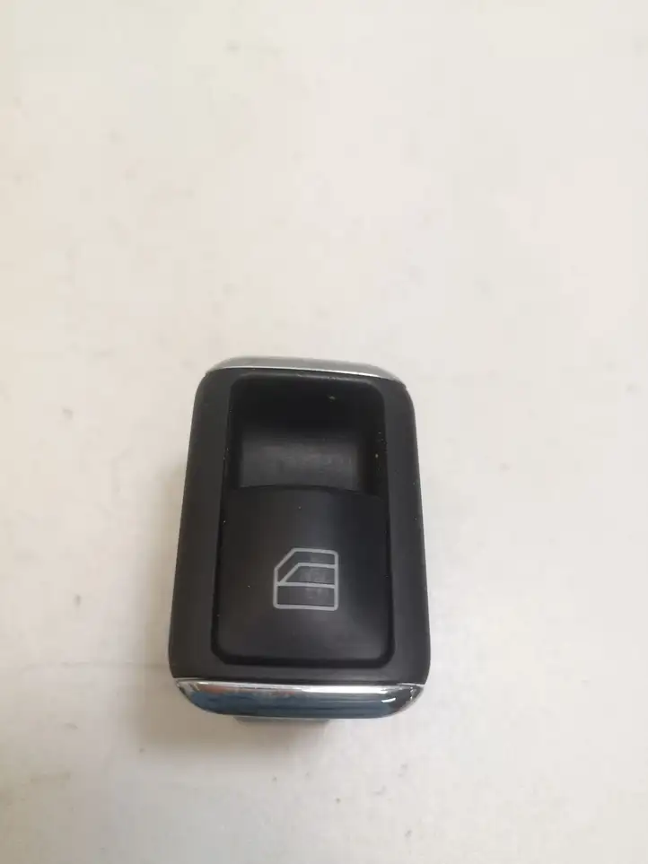 Mercedes-Benz C W204 (2007 - 2014) A2048707358 Блок кнопок стеклоподъемников — фото 1
