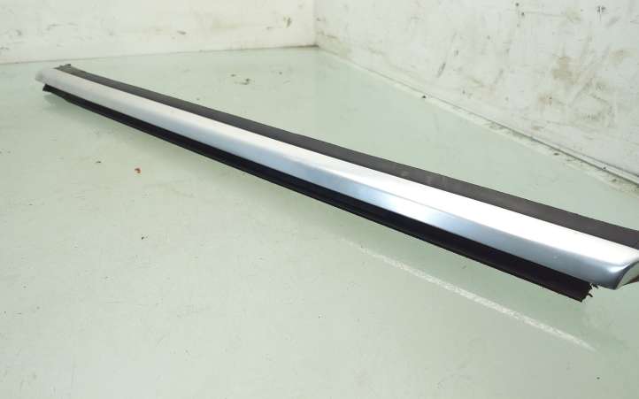 Audi A4 (2000 - 2006)  8H0839478A Отделка заднего бокового стекла