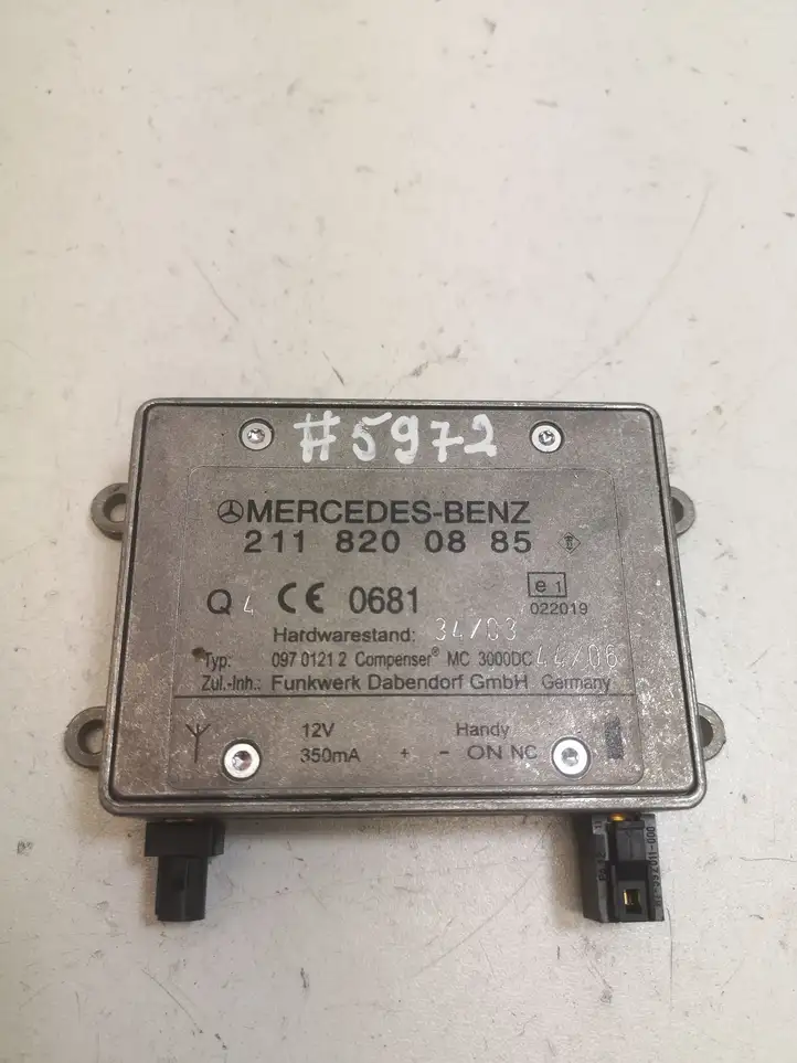 Mercedes-Benz A W169 (2004 - 2012) A2118200885 Усилитель антенны — фото 1