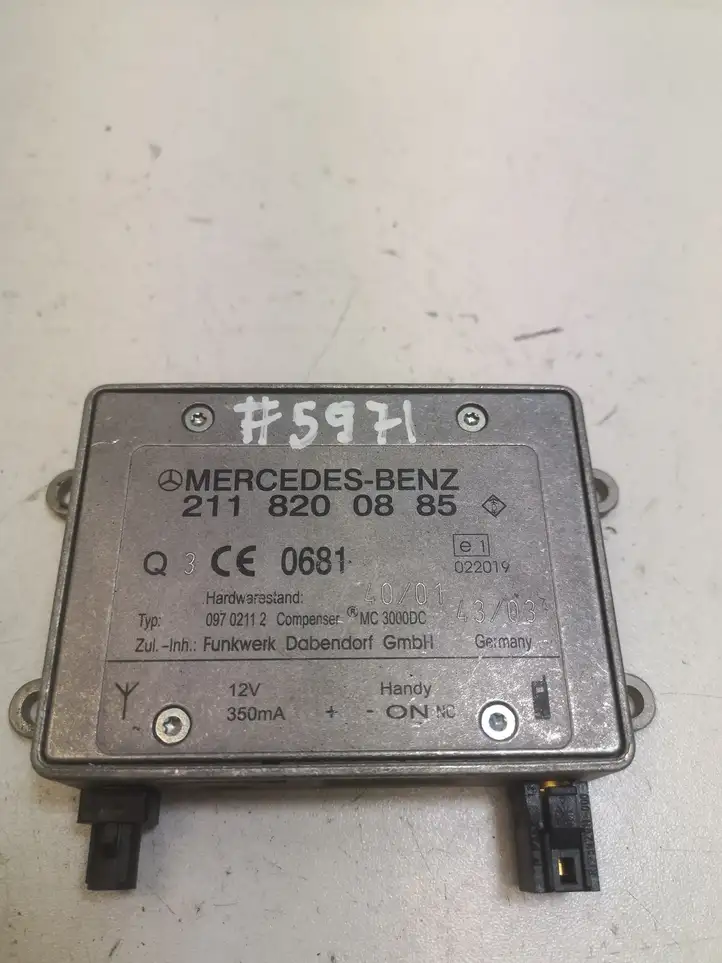 Mercedes-Benz ML W164 (2005 - 2011) A2118200885 Усилитель антенны — фото 1