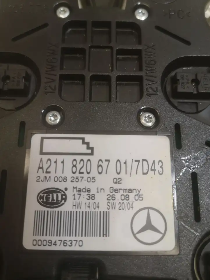 Mercedes-Benz E W211 (2002 - 2009) A2118206701 Задняя подсветка — фото 3