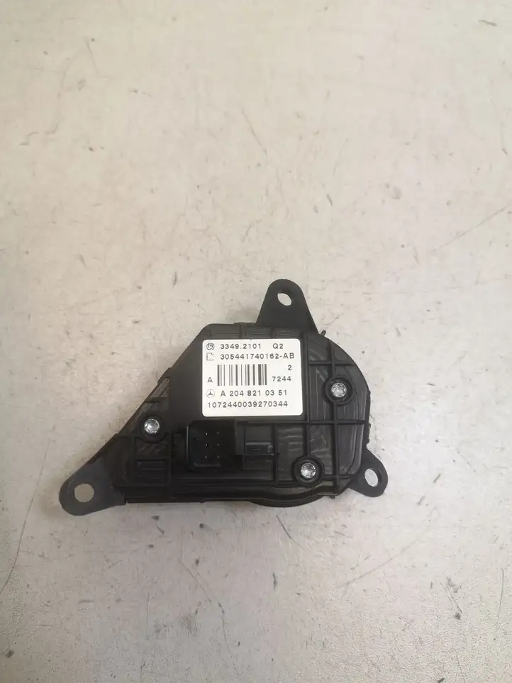 Mercedes-Benz C W204 (2007 - 2014) A2048210351 Кнопки на рулевом колесе — фото 2