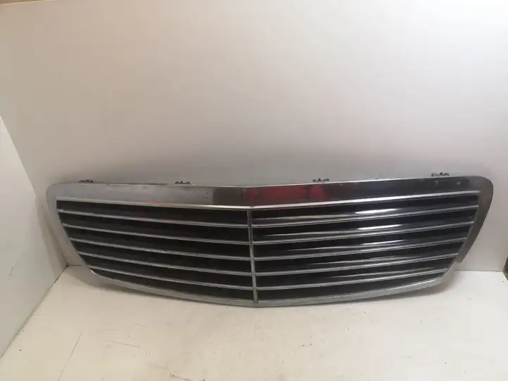 Mercedes-Benz E W211 (2002 - 2009) A2118800583 Передняя решетка — фото 1