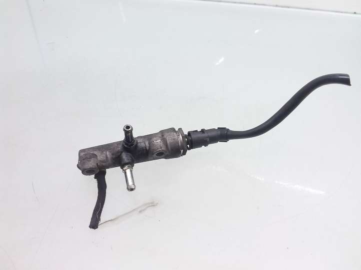 Opel Astra (2004 - 2009)  55193043 Регулятор давления топлива