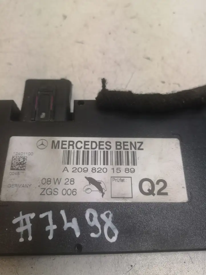 Mercedes-Benz CLK A209,C209 (2002 - 2009) A2098201589 Усилитель антенны — фото 3