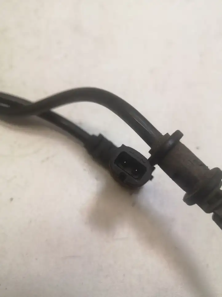 Mercedes-Benz C W204 (2007 - 2014) A2045400117 Датчик ABS передний — фото 2