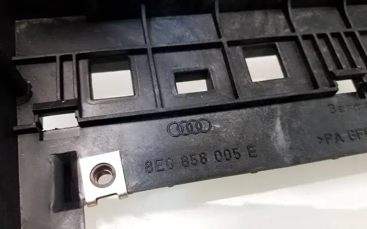 Audi A4 S4 B7 8E 8H (2004 - 2009) 8E0858005E Кронштейн GPS-навигатора — фото 6