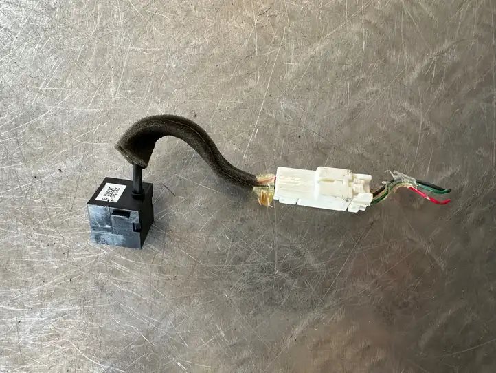 Nissan Juke I F15 (2010 - 2018) 28336JK60A Микрофон (Bluetooth / телефон) — фото 1