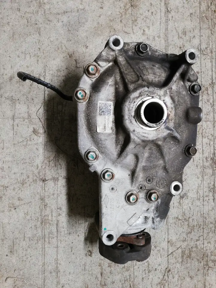 BMW X5 E70 (2006 - 2013)  2010825 Передний редуктор