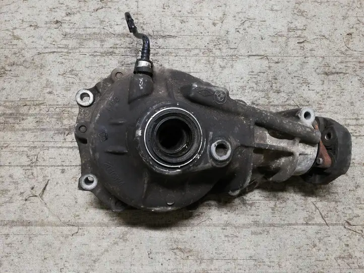 BMW X5 E70 (2006 - 2013)  2010825 Передний редуктор