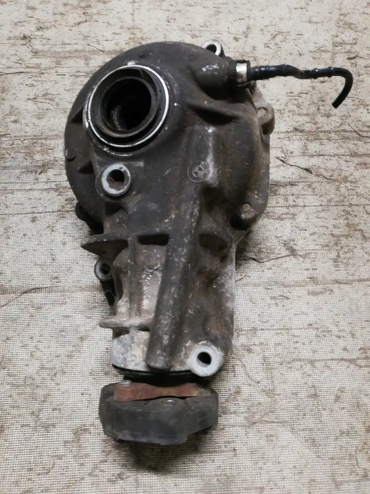 BMW X5 E70 (2006 - 2013)  2010825 Передний редуктор