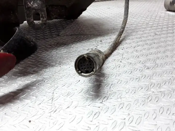 Audi A6 (1997 - 2001)  4B0035111A CD/DVD чейнджер