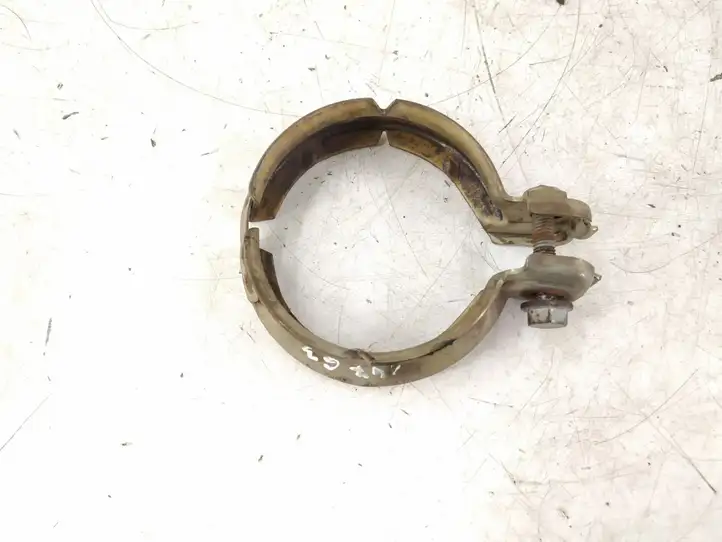 Mercedes-Benz C W205 (2014 - 2021)   Держатель глушителя