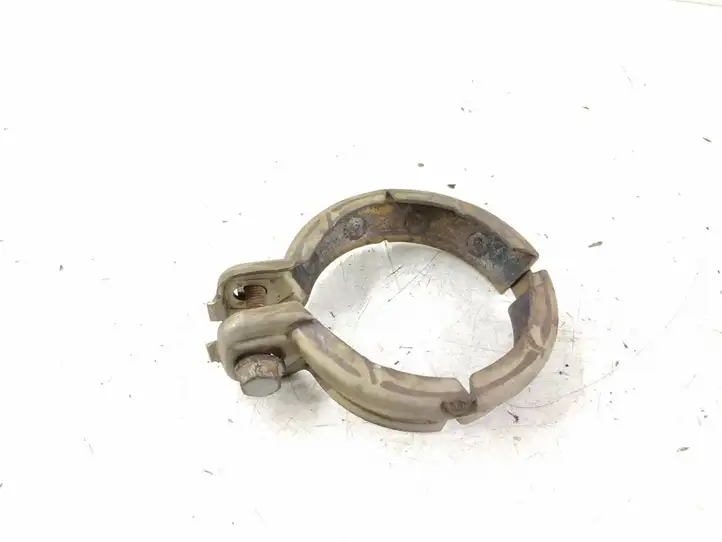 Mercedes-Benz C W205 (2014 - 2021)   Держатель глушителя