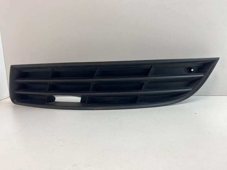 3C0853665 Volkswagen PASSAT B6 Priešrūkinio žibinto apdaila/ grotelės