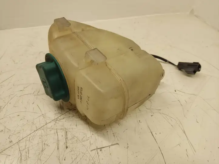 Volvo XC90 (2002 - 2006)  8683455 Расширительный бачок охлаждающей жидкости