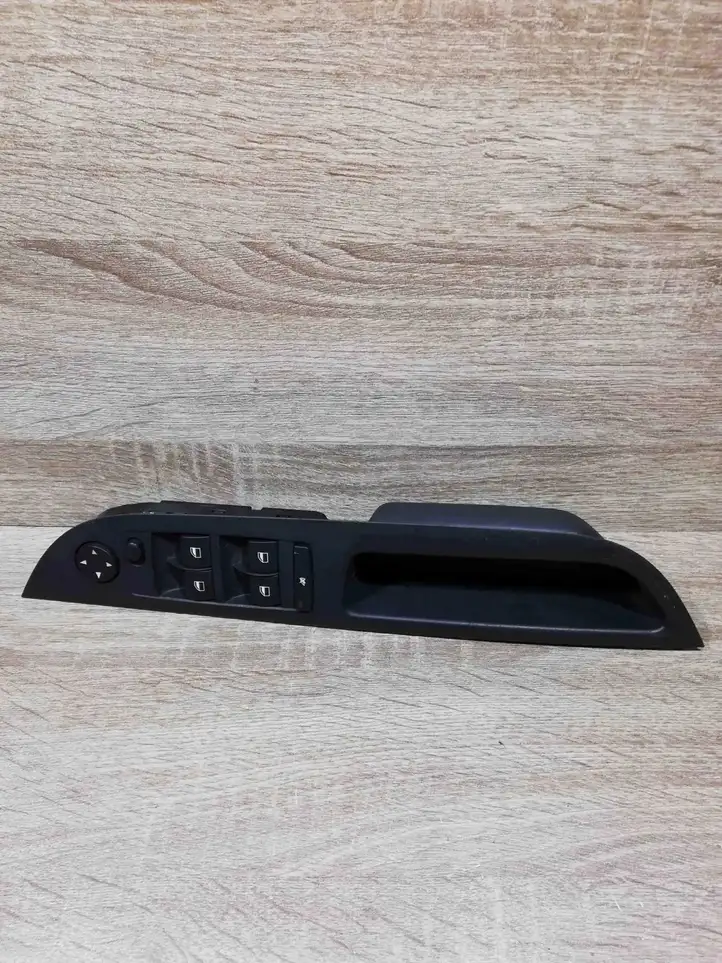 BMW 5 E60 E61 (2004 - 2010) 9122110 Кнопка стеклоподъемников — фото 1
